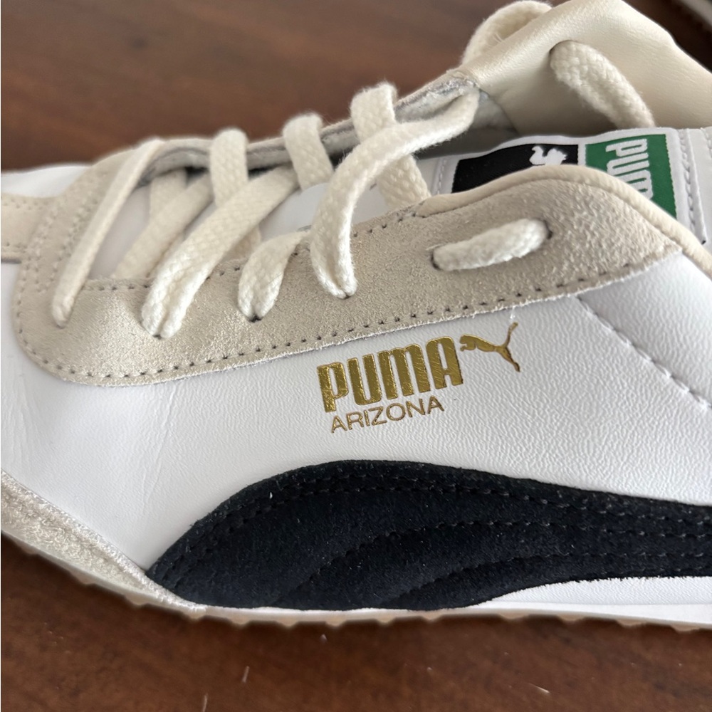 (Women 10.5 or US 9 Men) Puma Arizona White and Black Sneakers. Bought in Europe - Picture 2 of 5